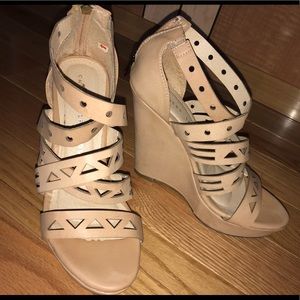Nude strappy wedges